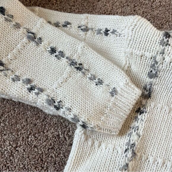 Vintage Women’s Medium Crewneck Sweater. - Picture 2 of 7